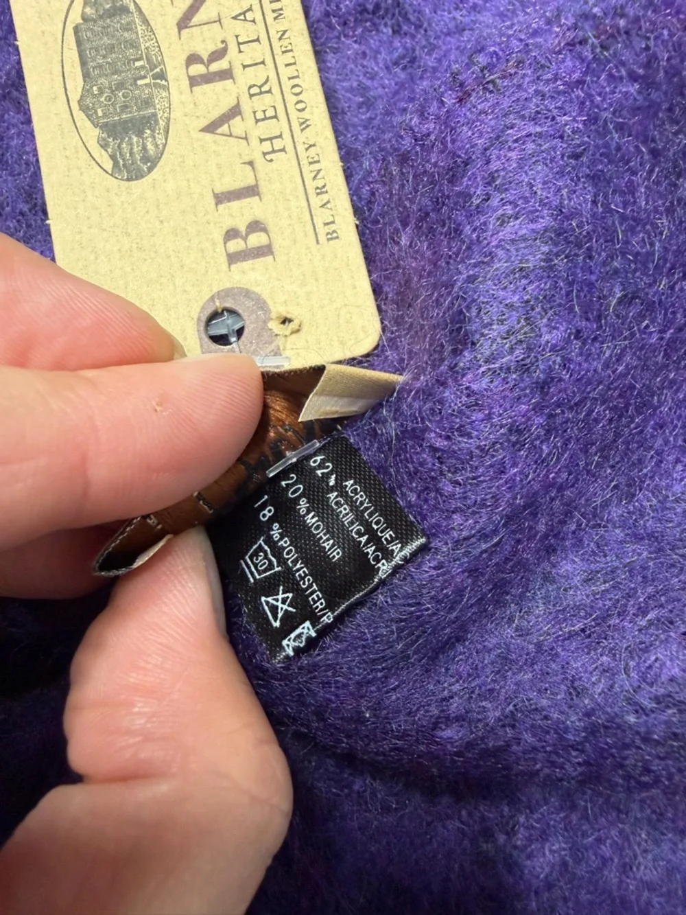 Blarney Woolen Mills Blarney Heritage Purple Mohair Blend Scarf Pom Fringe NWT